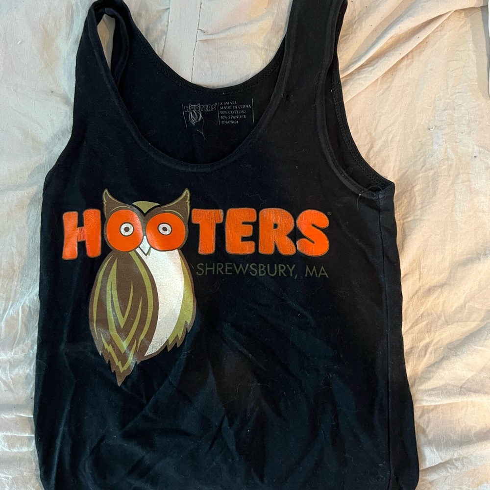 Black hooters XS tank top